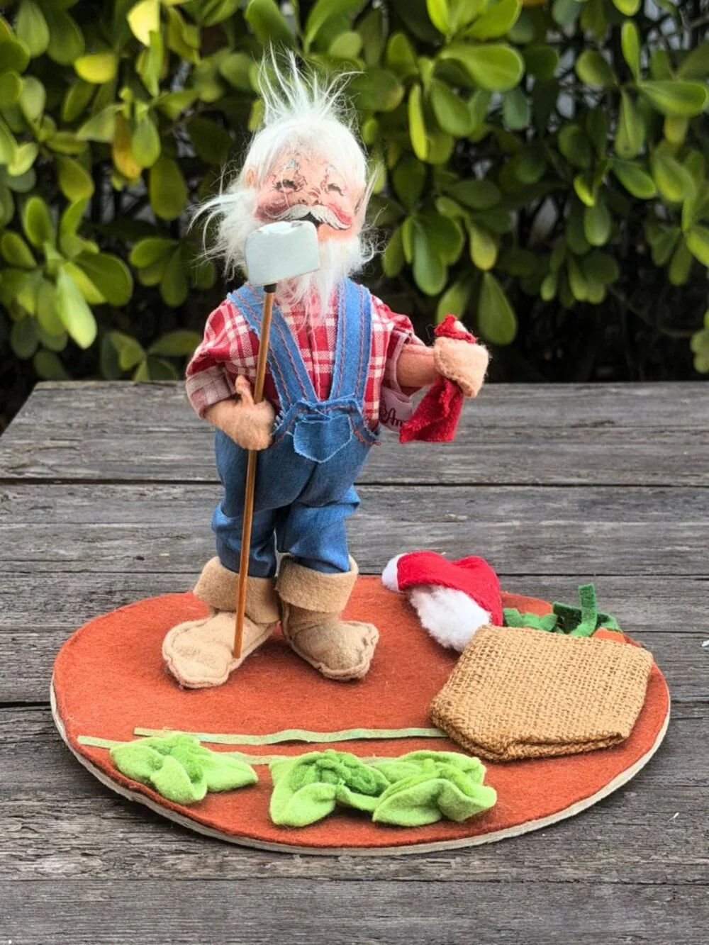 Vintage 1993 Annalee Christmas Farmer Santa Farming In His Garden